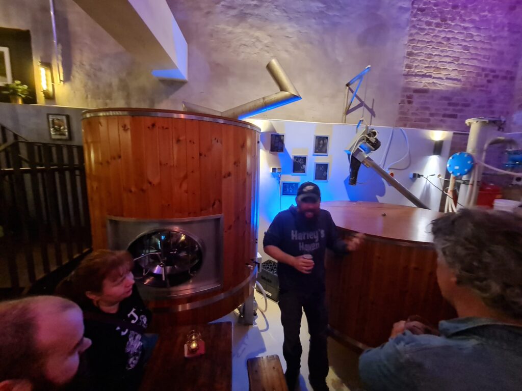 Instalaciones de la cervecería Ten.Fifty en Viena, Austria